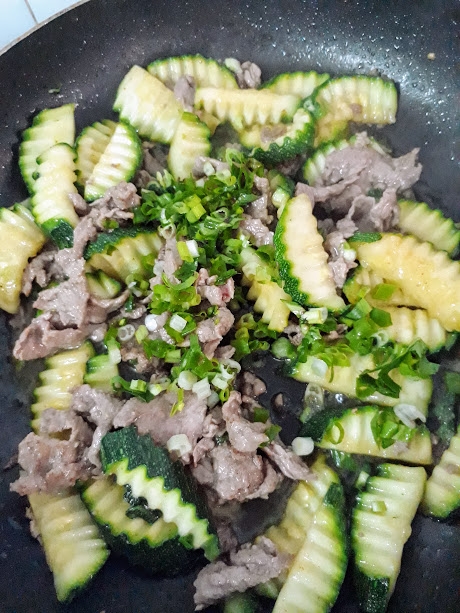 10 phút có ngay món bí ngòi xào thịt bò ngon tuyệt cú mèo